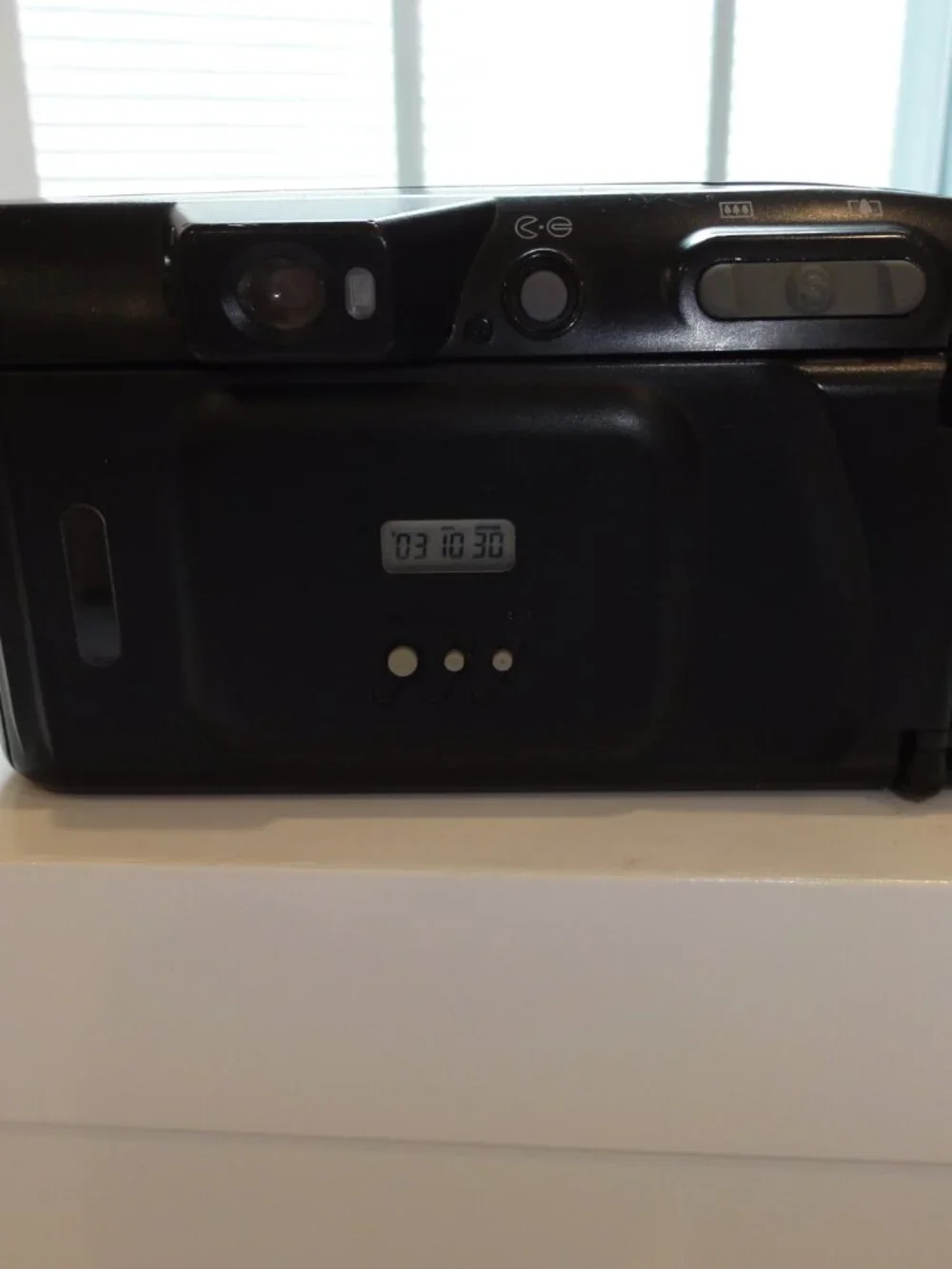 FUJI Discovery 1000 Zoom Date 35-80mm Point and Shoot Camera TESTED/WORKING!